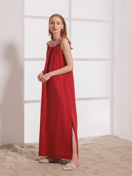Длинное бордовое платье с бежевой вышивкой, S/M